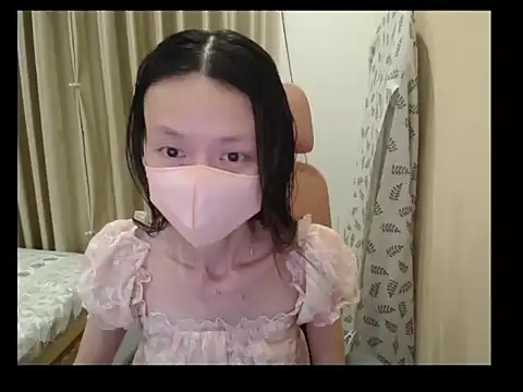 Lil-Cherries online show from June 11, 2026, 3:31 pm