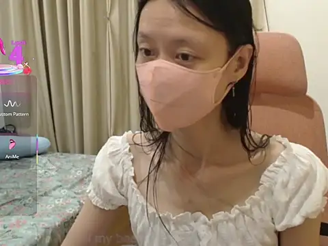 Lil-Cherries online show from December 17, 2025, 12:21 pm