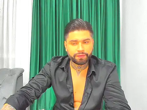 Snapshot of alexandermoris chatting on December 18, 2025, 11:08 pm alexandermoris online show from December 18, 2025, 11:08 pm