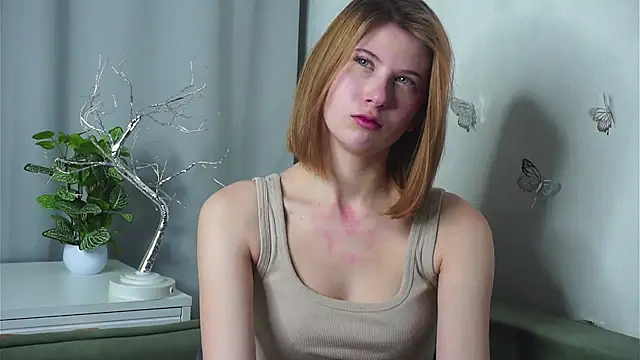 YvonneBou online show from November 17, 2025, 8:13 pm