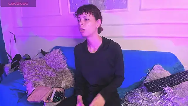 AliceMadnes online show from February 17, 2026, 1:19 pm