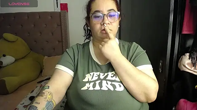 Snapshot of kattybbwbigboobs_ chatting on June 10, 2026, 5:41 am kattybbwbigboobs online show from June 10, 2026, 5:41 am
