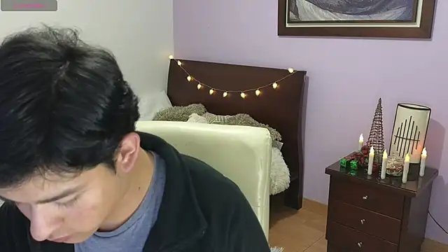 bottomtwink33 online show from November 8, 2025, 3:10 am