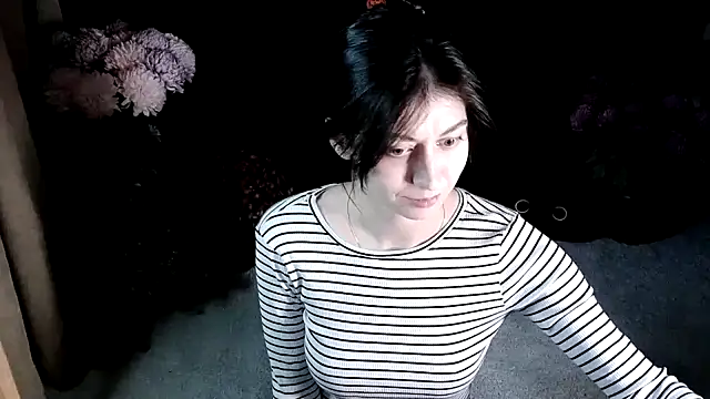 Snapshot of AiryRRR chatting on November 10, 2025, 6:51 am AiryRRR online show from November 10, 2025, 6:51 am