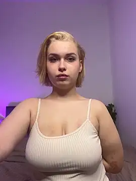 Snapshot of Angela_bounce chatting on November 8, 2025, 10:13 pm Angela bounce online show from November 8, 2025, 10:13 pm