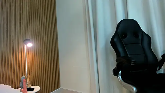 sofia danss online show from November 7, 2025, 6:29 am