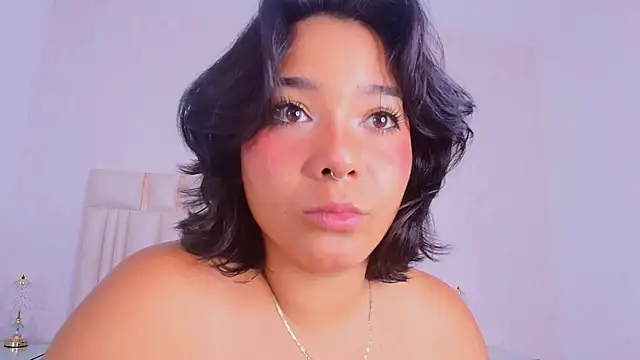alanarose18 online show from April 21, 2026, 1:42 am