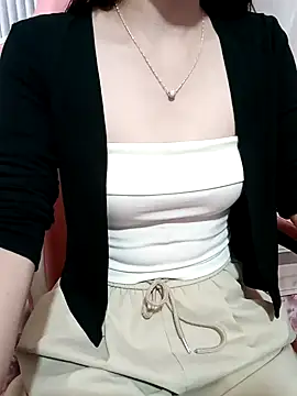 Snapshot of Ella039 chatting on December 5, 2025, 5:06 am Ella039 online show from December 5, 2025, 5:06 am