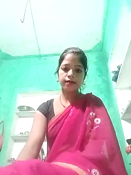 Snapshot of Hot_eras8 chatting on December 2, 2025, 4:03 am Hot eras8 online show from December 2, 2025, 4:03 am