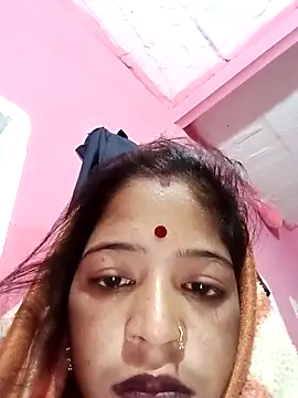 Snapshot of Hot_eras8 chatting on November 19, 2025, 12:32 am Hot eras8 online show from November 19, 2025, 12:32 am