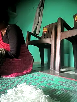 Snapshot of Hot_eras8 chatting on February 13, 2026, 8:36 am Hot eras8 online show from February 13, 2026, 8:36 am