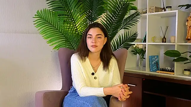 Snapshot of EleneGroder chatting on November 8, 2025, 7:01 am EleneGroder online show from November 8, 2025, 7:01 am