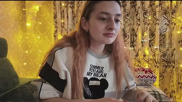 SweetLiaison online show from March 12, 2026, 5:17 pm