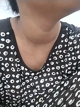 Sexy Divya   online show from August 3, 2026, 9:15 am