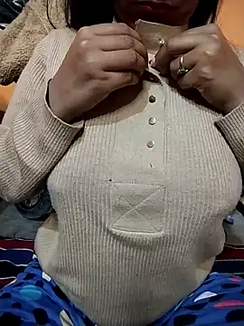 Sexy Divya   online show from February 9, 2026, 9:57 pm