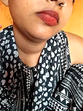Sexy Divya   online show from June 26, 2026, 1:33 am