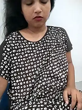 Sexy Divya   online show from August 4, 2026, 6:07 am