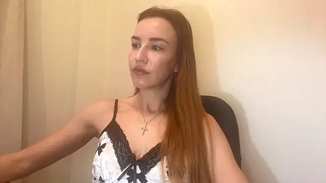 Snapshot of Nyxelia_ chatting on December 5, 2025, 8:24 am Nyxelia online show from December 5, 2025, 8:24 am