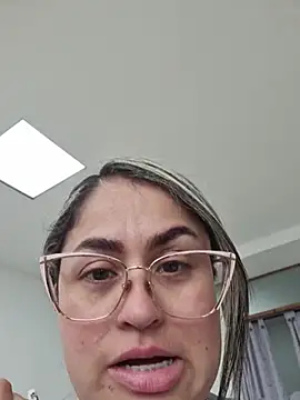 Laurenwc online show from November 11, 2025, 7:30 pm