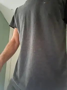 Snapshot of CuteDaddy92 chatting on February 11, 2026, 9:31 am CuteDaddy92 online show from February 11, 2026, 9:31 am