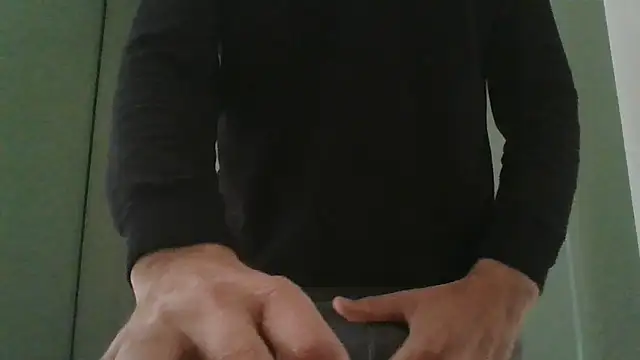 Snapshot of CuteDaddy92 chatting on February 10, 2026, 12:48 pm CuteDaddy92 online show from February 10, 2026, 12:48 pm