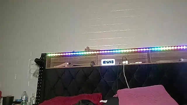 nikkibae33 online show from June 26, 2026, 7:52 pm