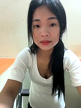 Lynly k2 online show from May 5, 2026, 1:30 am