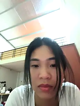 Lynly k2 online show from April 29, 2026, 12:09 pm