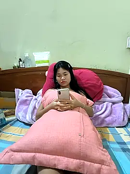 Lynly k2 online show from April 28, 2026, 2:27 am