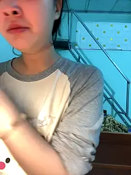 Snapshot of Lynn-122 chatting on November 12, 2025, 12:59 am Lynn-122 online show from November 12, 2025, 12:59 am