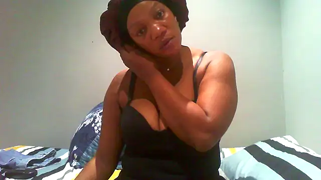 Snapshot of DustyLucy02 chatting on April 10, 2026, 9:44 pm DustyLucy02 online show from April 10, 2026, 9:44 pm
