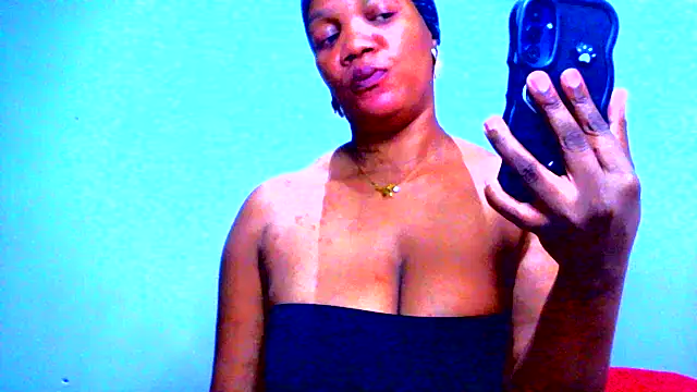 Snapshot of DustyLucy02 chatting on May 15, 2026, 2:15 pm DustyLucy02 online show from May 15, 2026, 2:15 pm