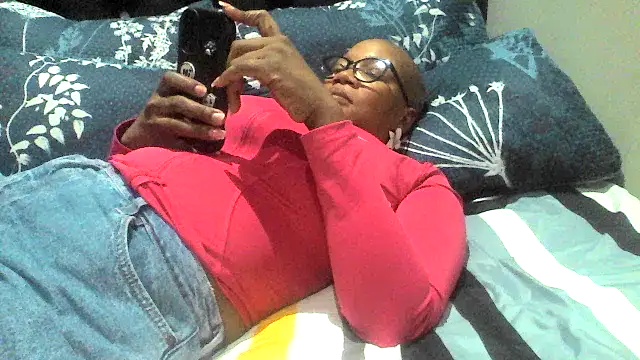 Snapshot of DustyLucy02 chatting on May 11, 2026, 4:04 pm DustyLucy02 online show from May 11, 2026, 4:04 pm