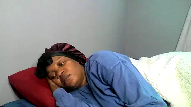 Snapshot of DustyLucy02 chatting on May 28, 2026, 8:22 am DustyLucy02 online show from May 28, 2026, 8:22 am