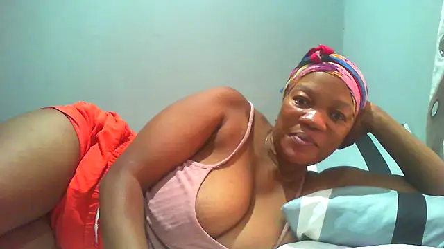 Snapshot of DustyLucy02 chatting on April 26, 2026, 10:01 am DustyLucy02 online show from April 26, 2026, 10:01 am