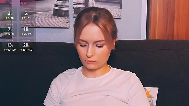 LunaAstra online show from November 10, 2025, 4:12 pm