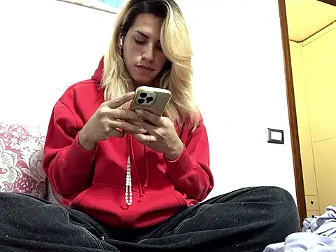 ESTRELLABERECHUCKY online show from January 16, 2026, 4:11 pm