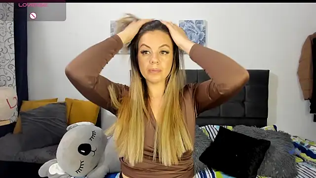 Snapshot of ariannawil chatting on March 19, 2026, 12:32 am ariannawil online show from March 19, 2026, 12:32 am