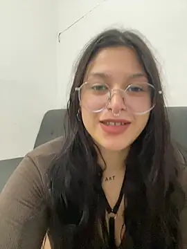 Snapshot of amazonaa9 chatting on April 28, 2026, 10:25 pm amazonaa9 online show from April 28, 2026, 10:25 pm