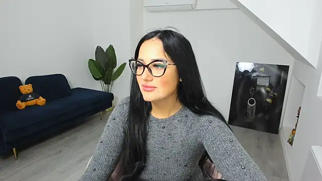 AnyaEvy online show from February 7, 2026, 5:04 am