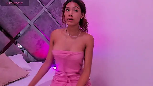 Snapshot of luciagray1 chatting on March 8, 2026, 9:40 pm luciagray1 online show from March 8, 2026, 9:40 pm