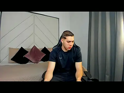 Snapshot of Alan_ford chatting on November 13, 2025, 11:14 am Alan ford online show from November 13, 2025, 11:14 am