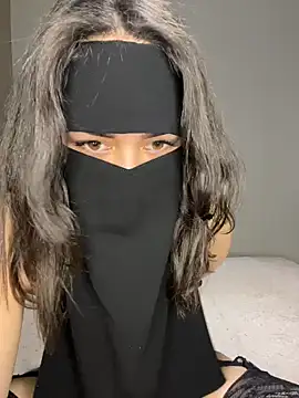 dinaaarich11 online show from March 28, 2026, 9:05 pm