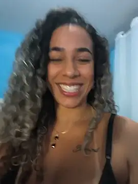 Snapshot of vivianeleoa chatting on July 28, 2026, 9:14 pm vivianeleoa online show from July 28, 2026, 9:14 pm
