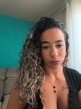 Snapshot of vivianeleoa chatting on July 19, 2026, 5:53 pm vivianeleoa online show from July 19, 2026, 5:53 pm