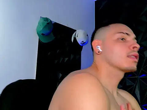 Maxwell Dupont online show from November 19, 2025, 8:31 pm