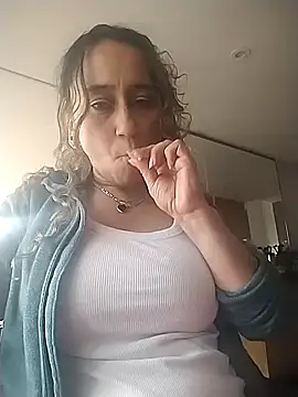 Snapshot of MystiKa_17 chatting on November 11, 2025, 6:58 pm MystiKa 17 online show from November 11, 2025, 6:58 pm