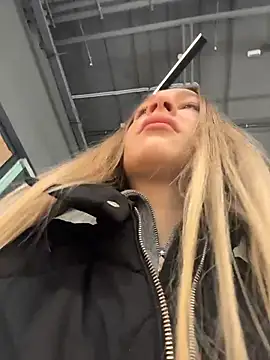 Snapshot of SashaCatt chatting on March 9, 2026, 9:13 am SashaCatt online show from March 9, 2026, 9:13 am