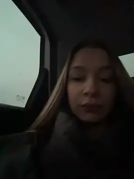 SashaCatt online show from December 4, 2025, 7:07 am