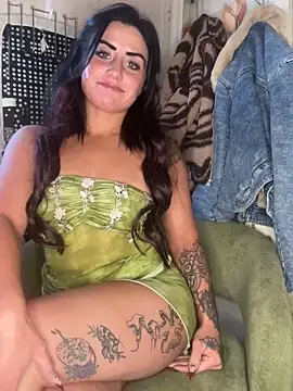 Snapshot of ValayaNoire chatting on December 1, 2025, 3:02 pm ValayaNoire online show from December 1, 2025, 3:02 pm